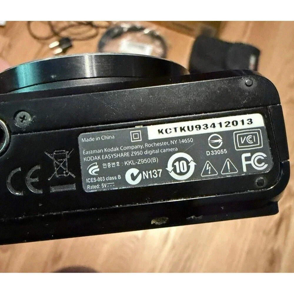Kodak EasyShare Z950 12.0 MP Digital Camera Battery Charger Accessories TESTED ✅